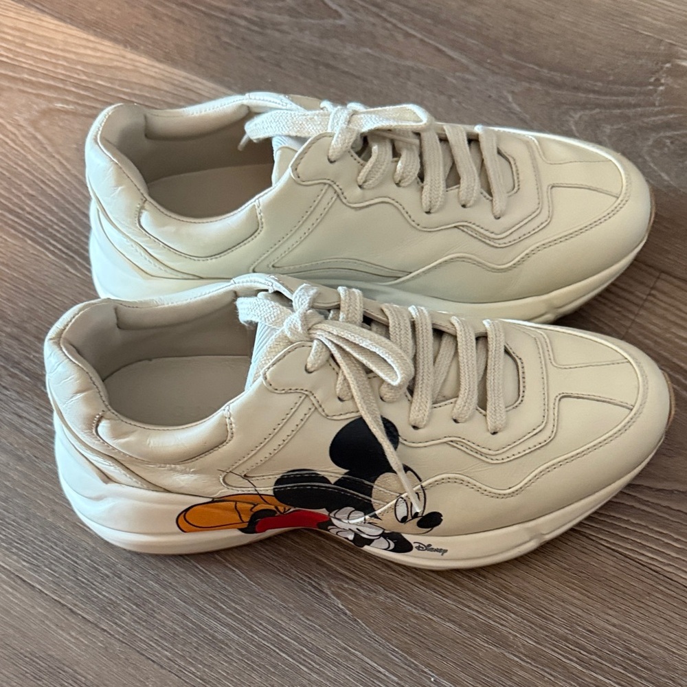 Gucci x Disney mickey mouse rhyton leather sneakers in beige